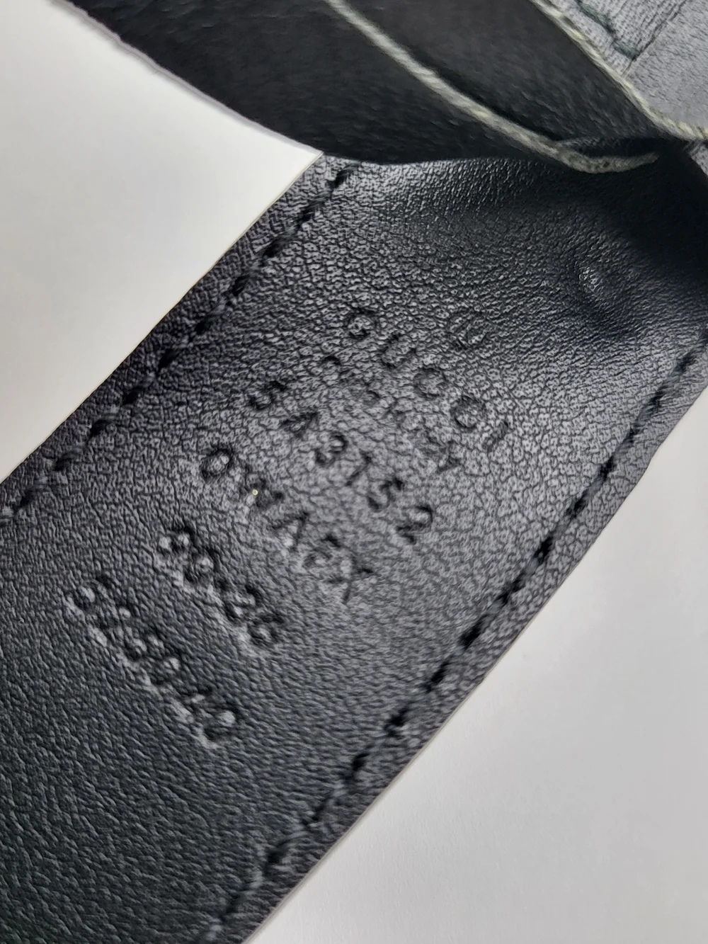 GUCCI Feline Tiger Head Buckle Leather Belt...Authentic..